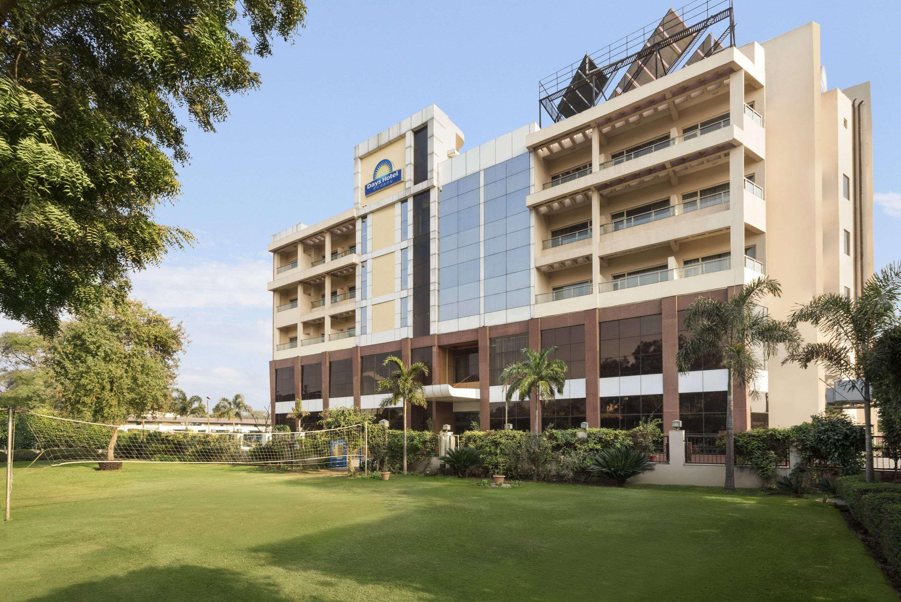 Days Hotel By Wyndham Neemrana Exteriör bild